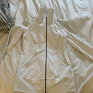 Lululemon funnel zip